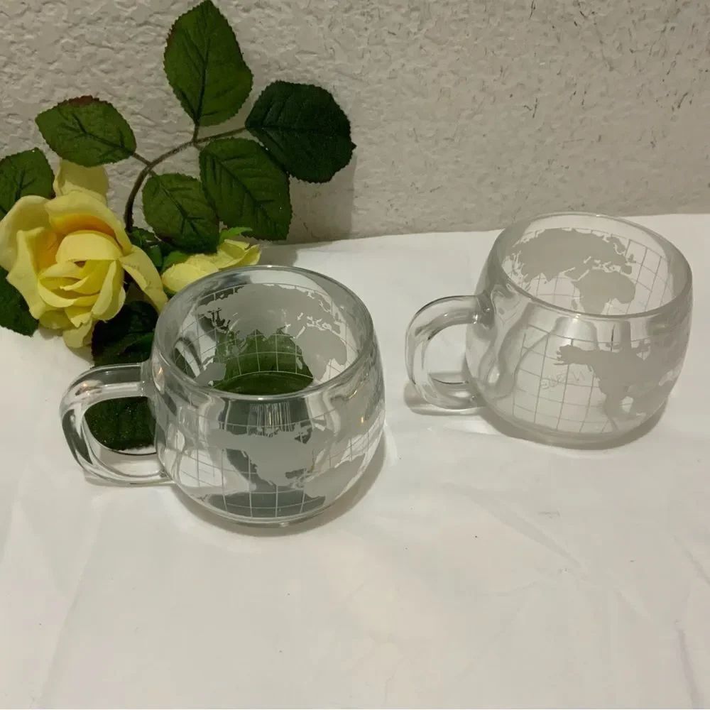 Set of 2 Vintage Nestle Nescafe World Map Globe Etched Glasses Mug Coffee Cups